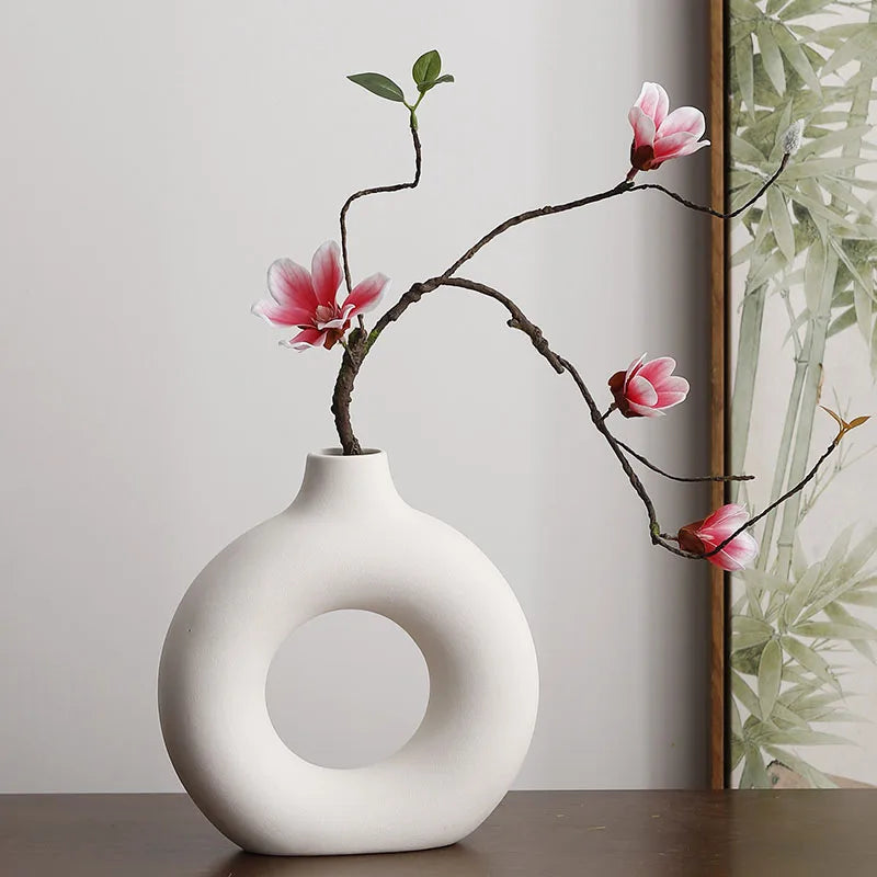 Flat Minimalist Simple Vase Donut Shape